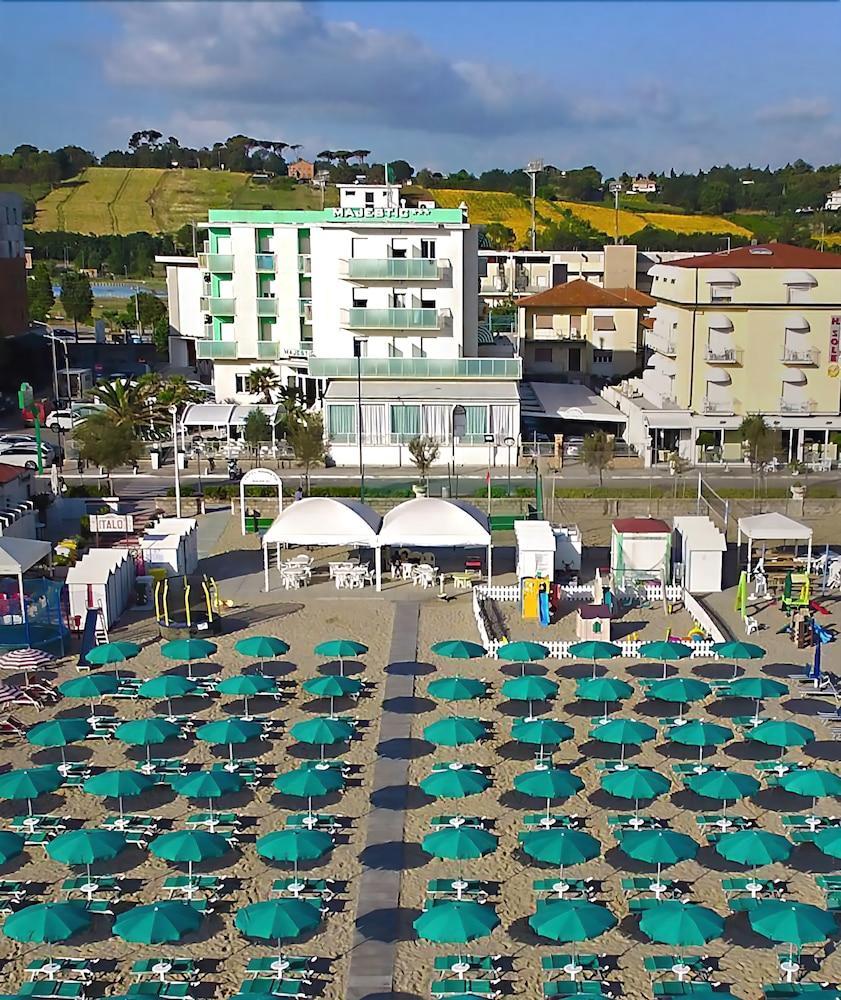 Hotel Majestic Senigallia Esterno foto