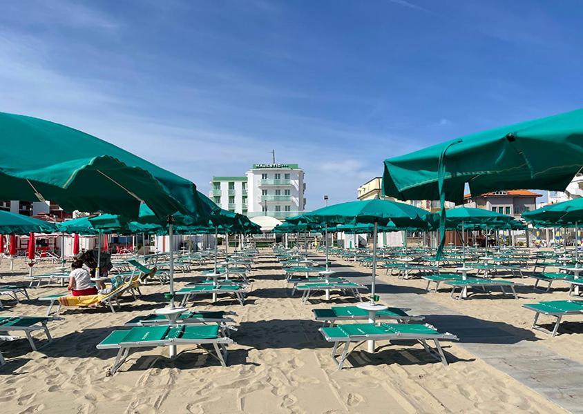 Hotel Majestic Senigallia Esterno foto