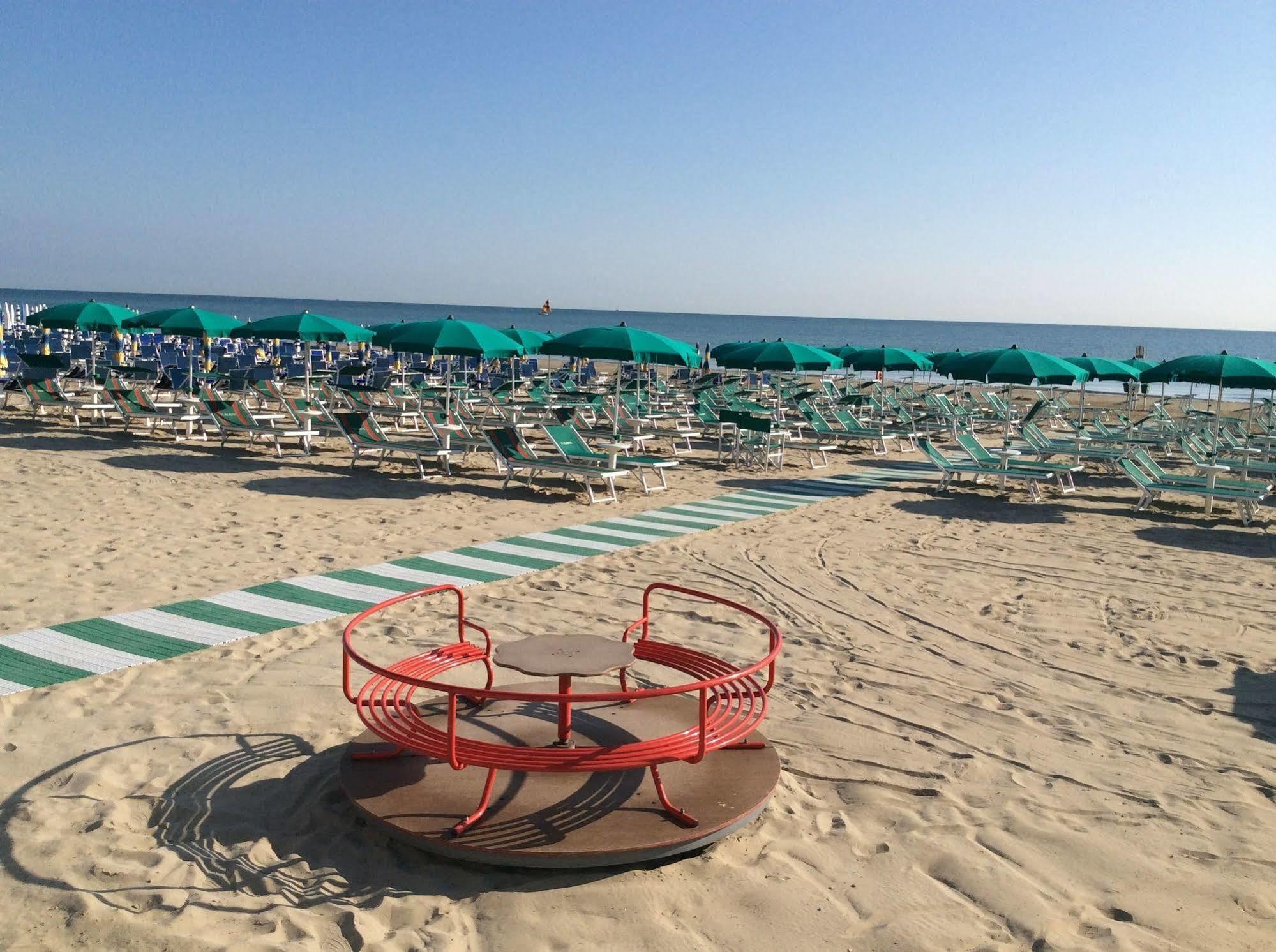 Hotel Majestic Senigallia Esterno foto